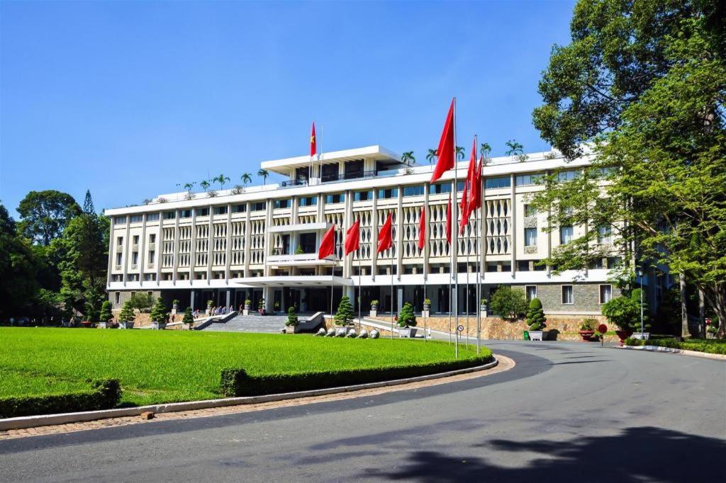 Hotel Son Tung - De Tham Street *