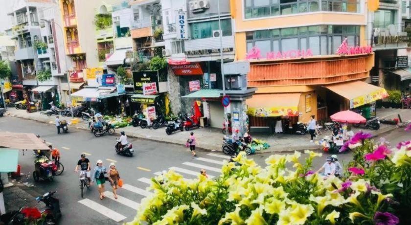 Hotel Son Tung - De Tham Street *
